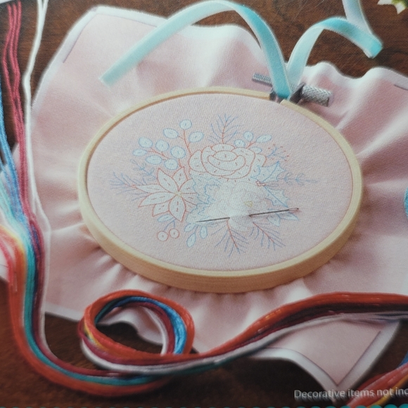 Embroidery Ornament kit by The Pioneer Women "wishful winter" retired new - Picture 11 of 11